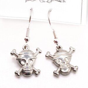 Handmade Silvertone Anime One Piece Straw Hat Pirates Skull Earrings, New